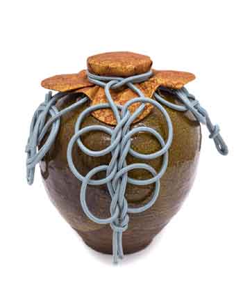 Tea-leaf storage jar named Chigusa with mouth cover and ornamental cords, mid-13th– mid-14th cenutry